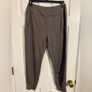 High-Rise Pocket Joggers in Gray